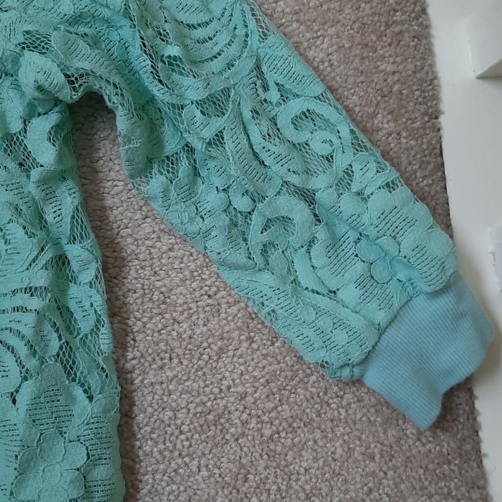Lace top‎ - Picture 4 of 4